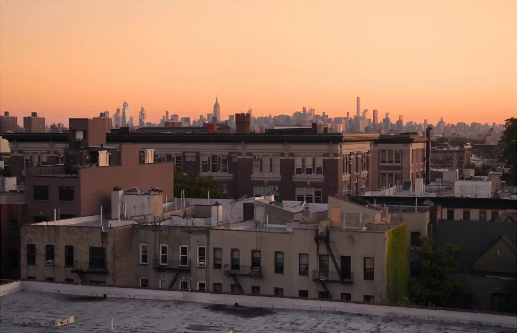 landlord-building-brooklyn-skyline-in-the-back